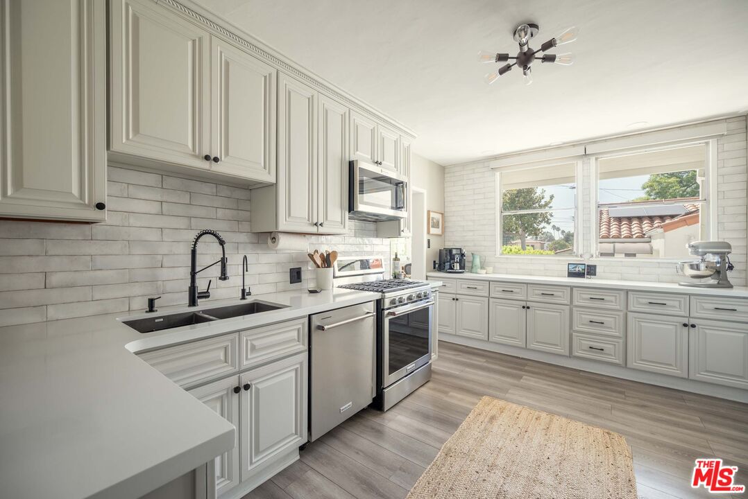 1917 Eden Ave