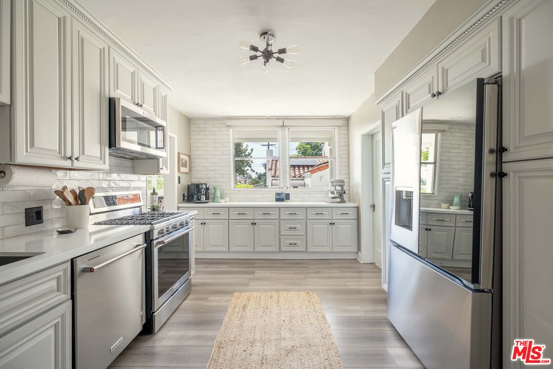 1917 Eden Ave