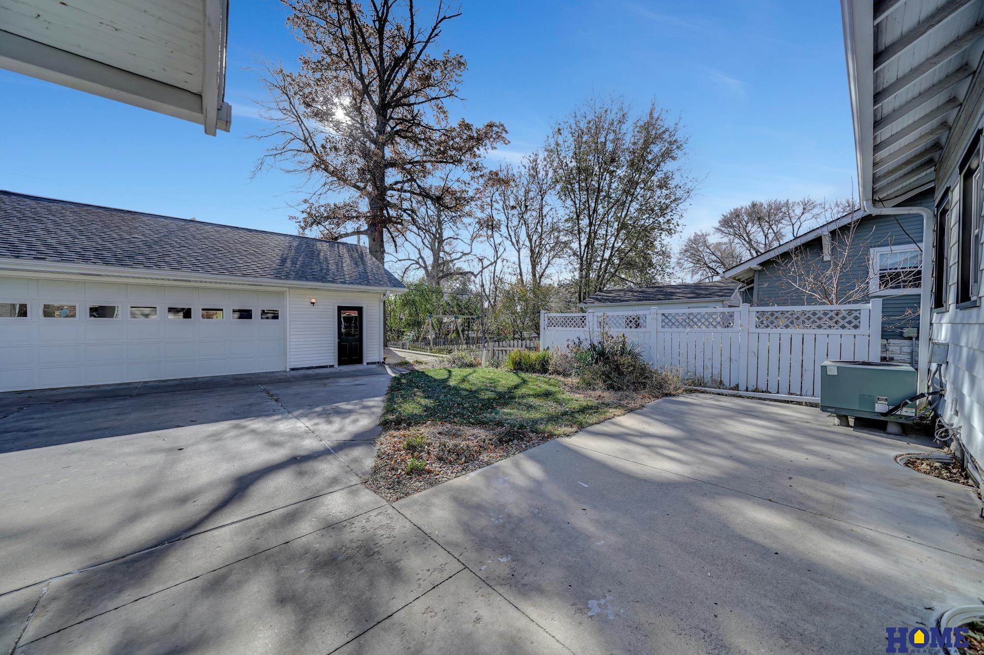 2119 Ryons Street