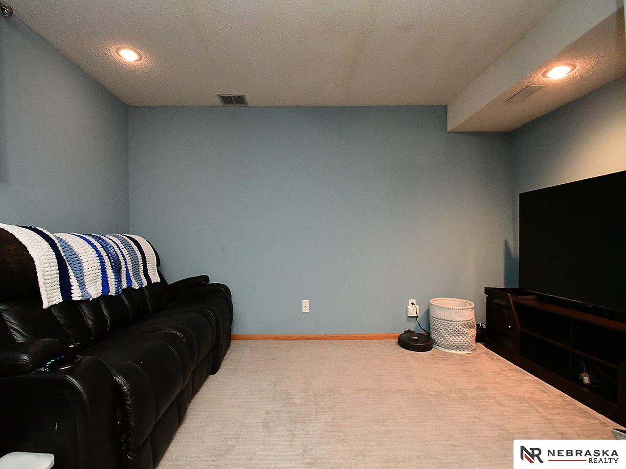 4421 S 57th Street