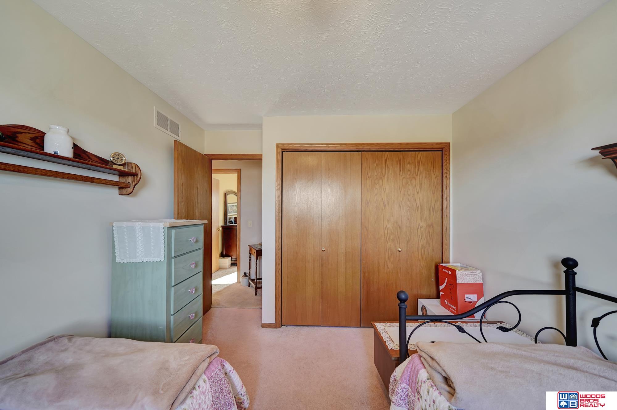 1331 Quail Run Circle