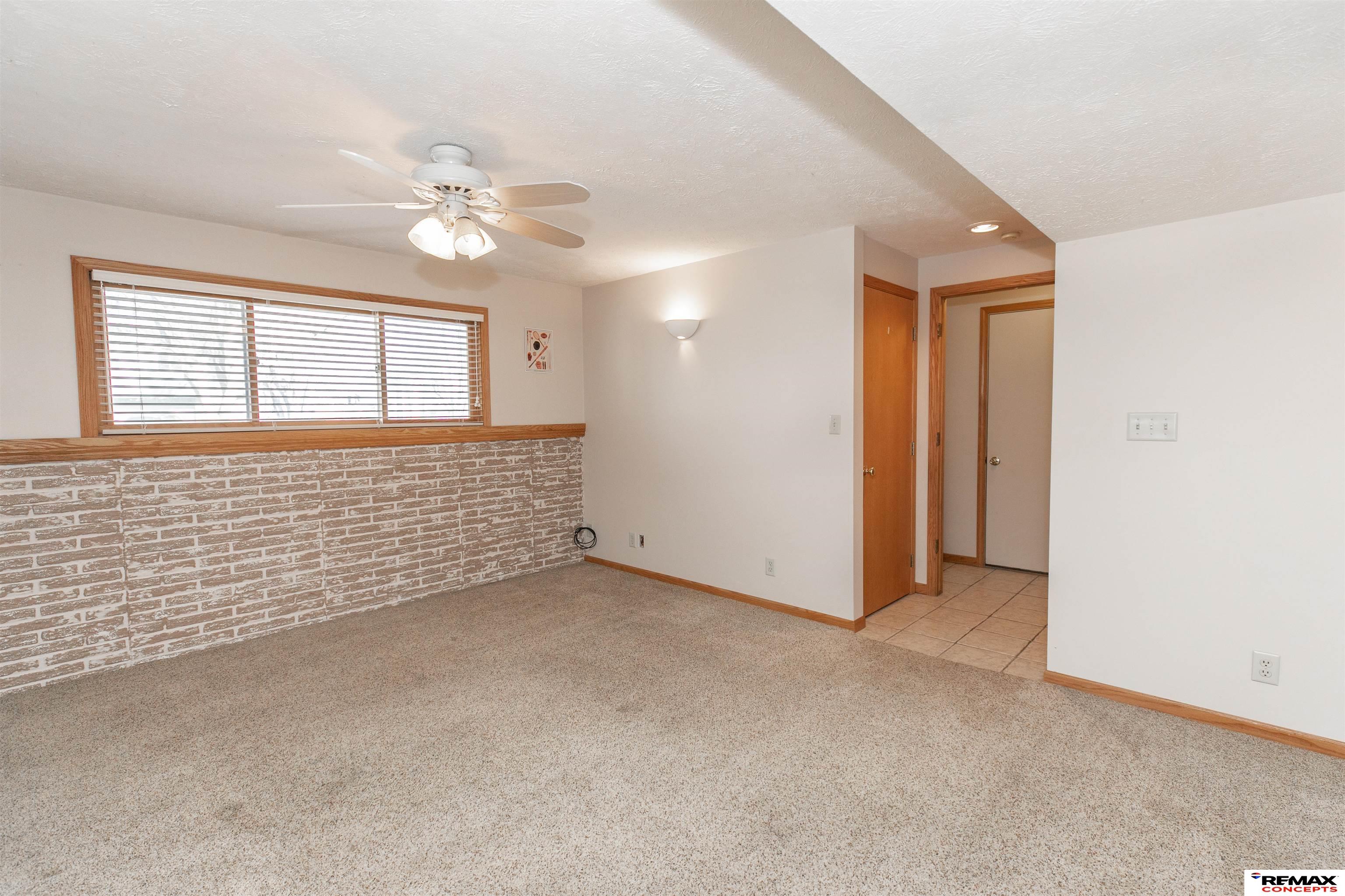 1027 Parkview Lane