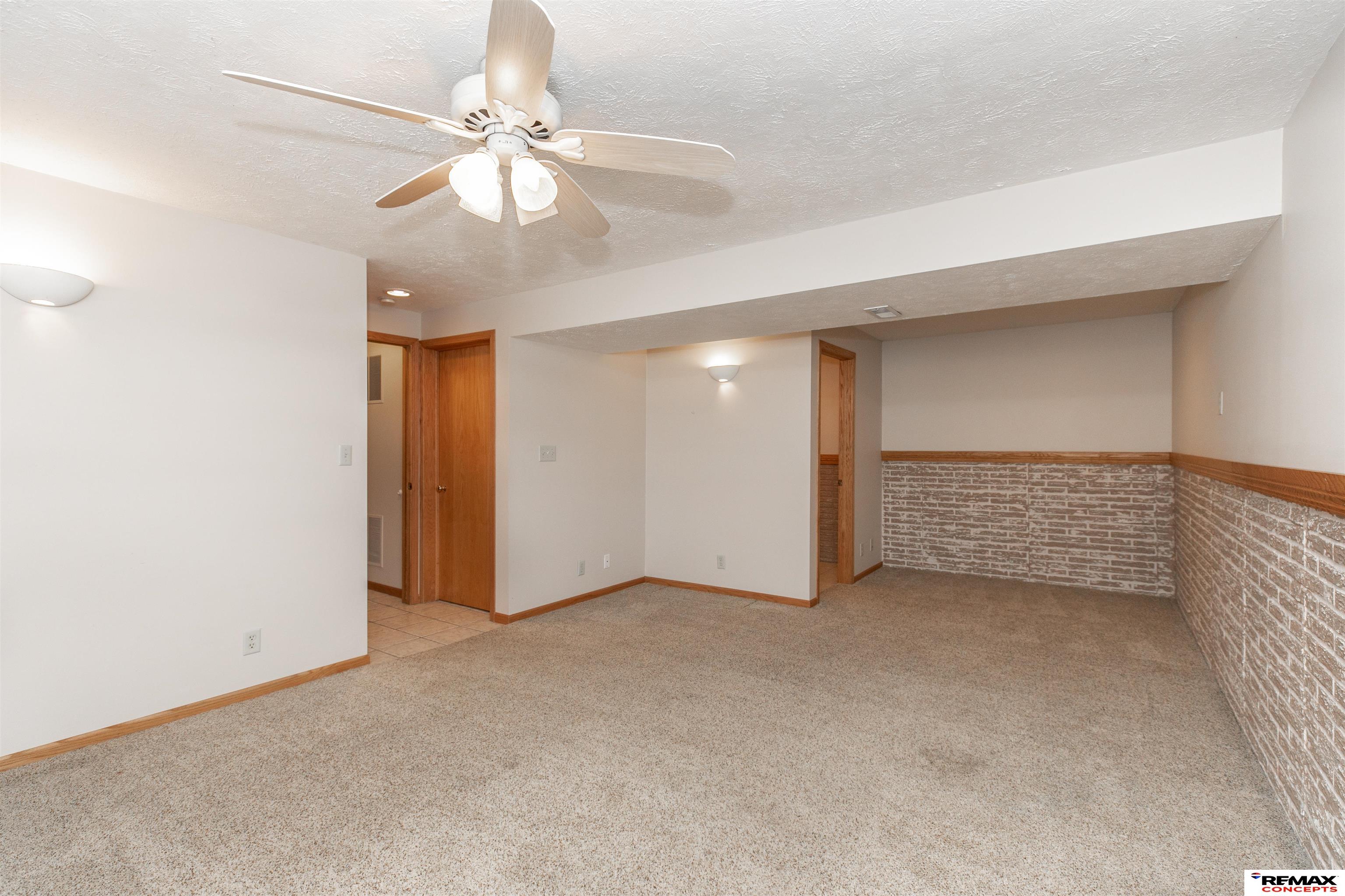 1027 Parkview Lane