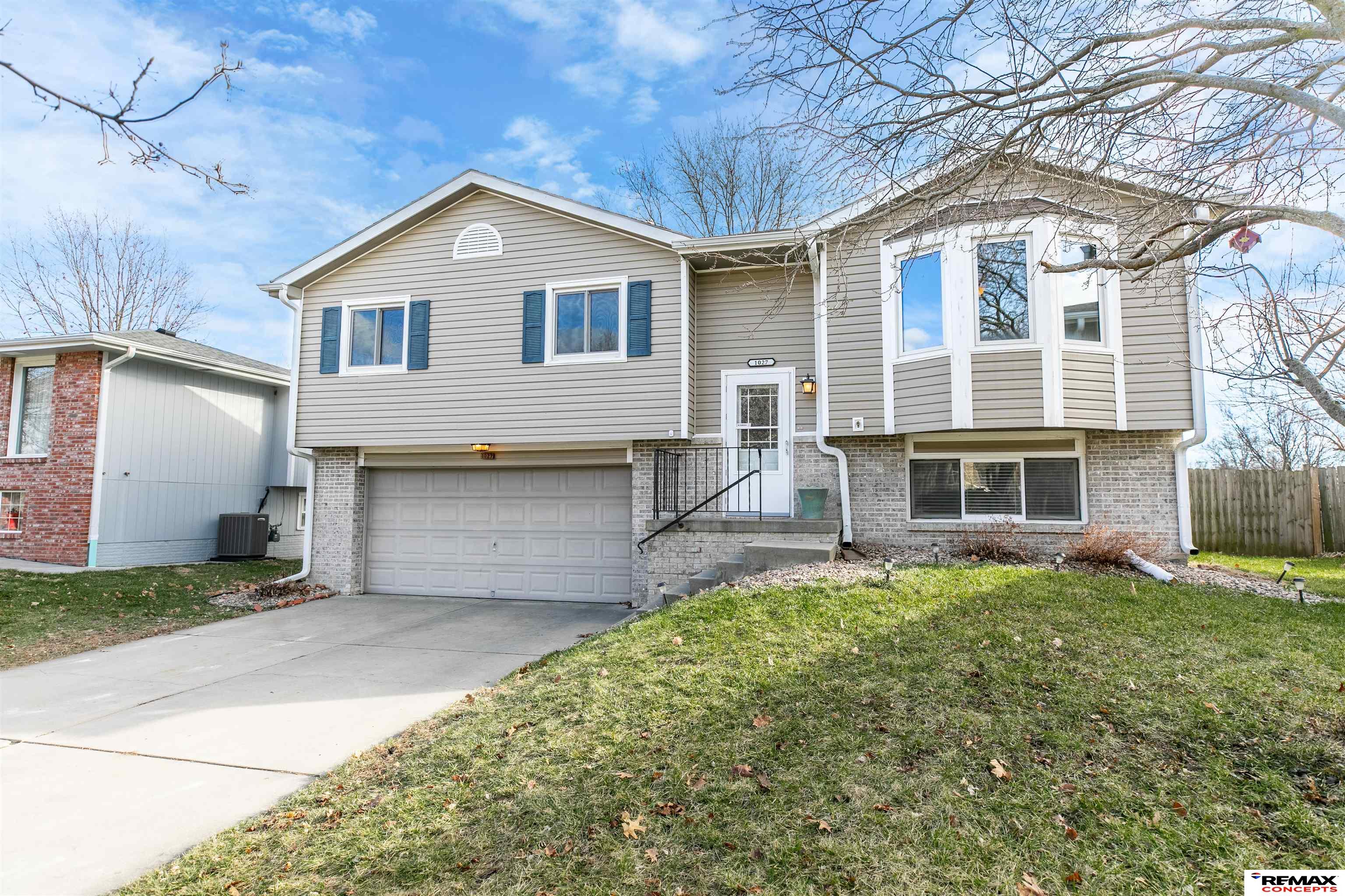 1027 Parkview Lane