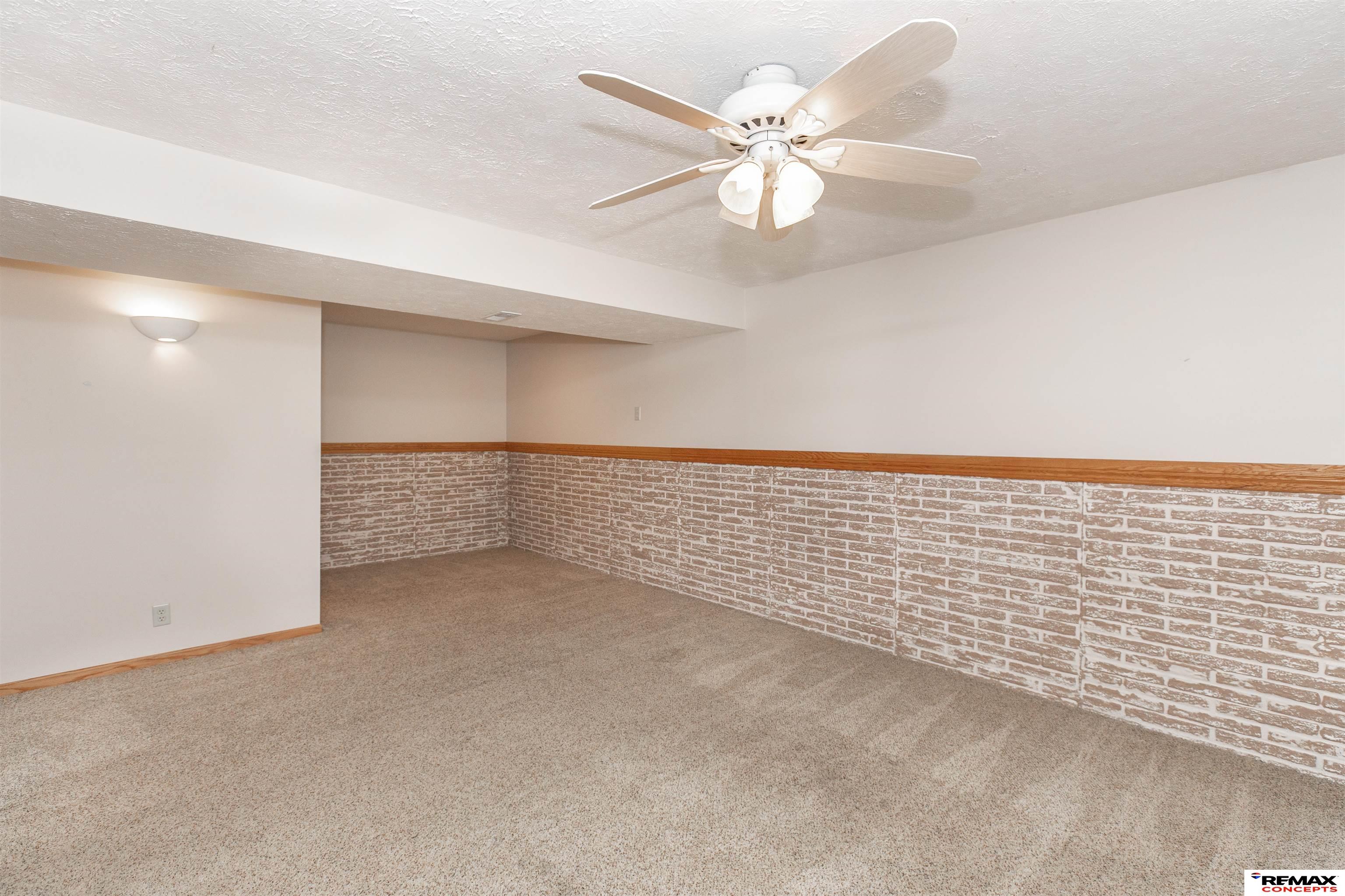 1027 Parkview Lane