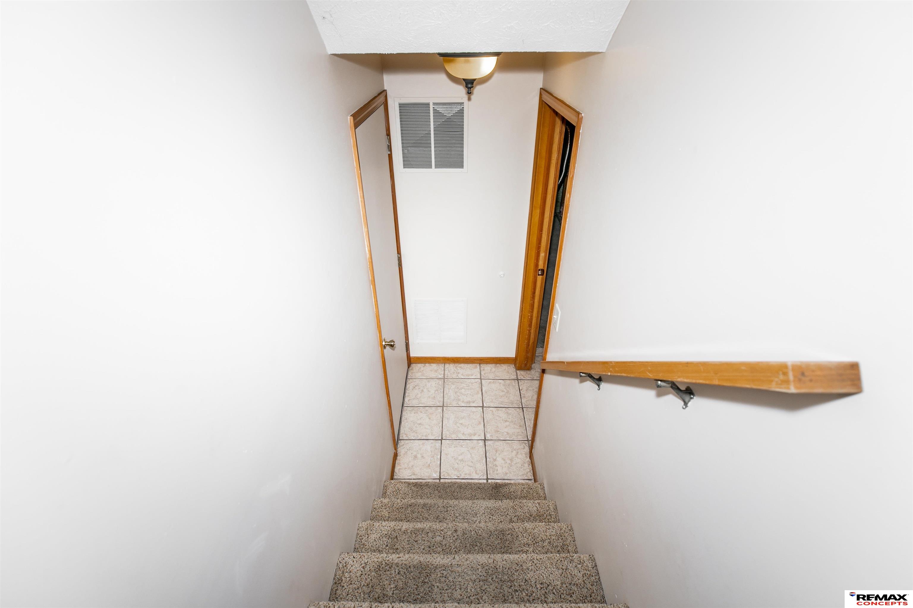 1027 Parkview Lane