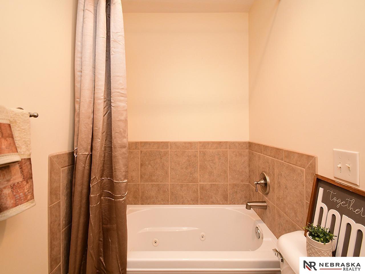 825 Larkspur Drive
