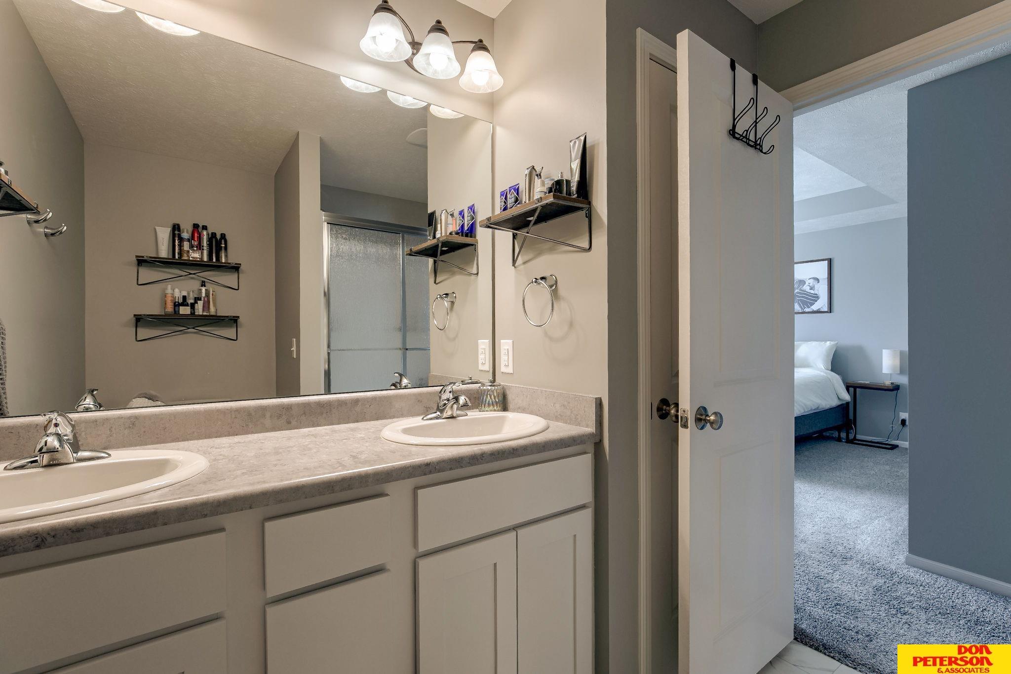 937 Hickory Hill Lane