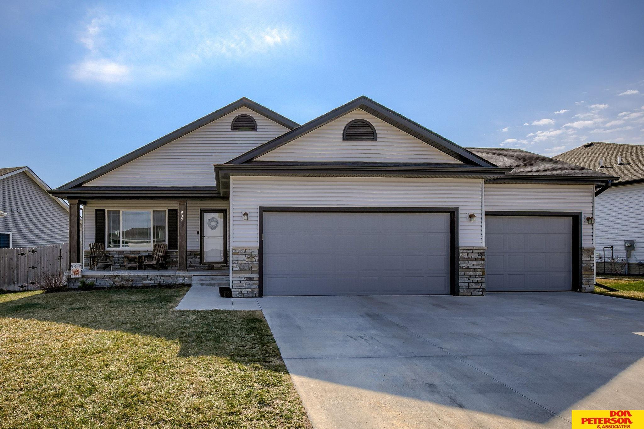937 Hickory Hill Lane