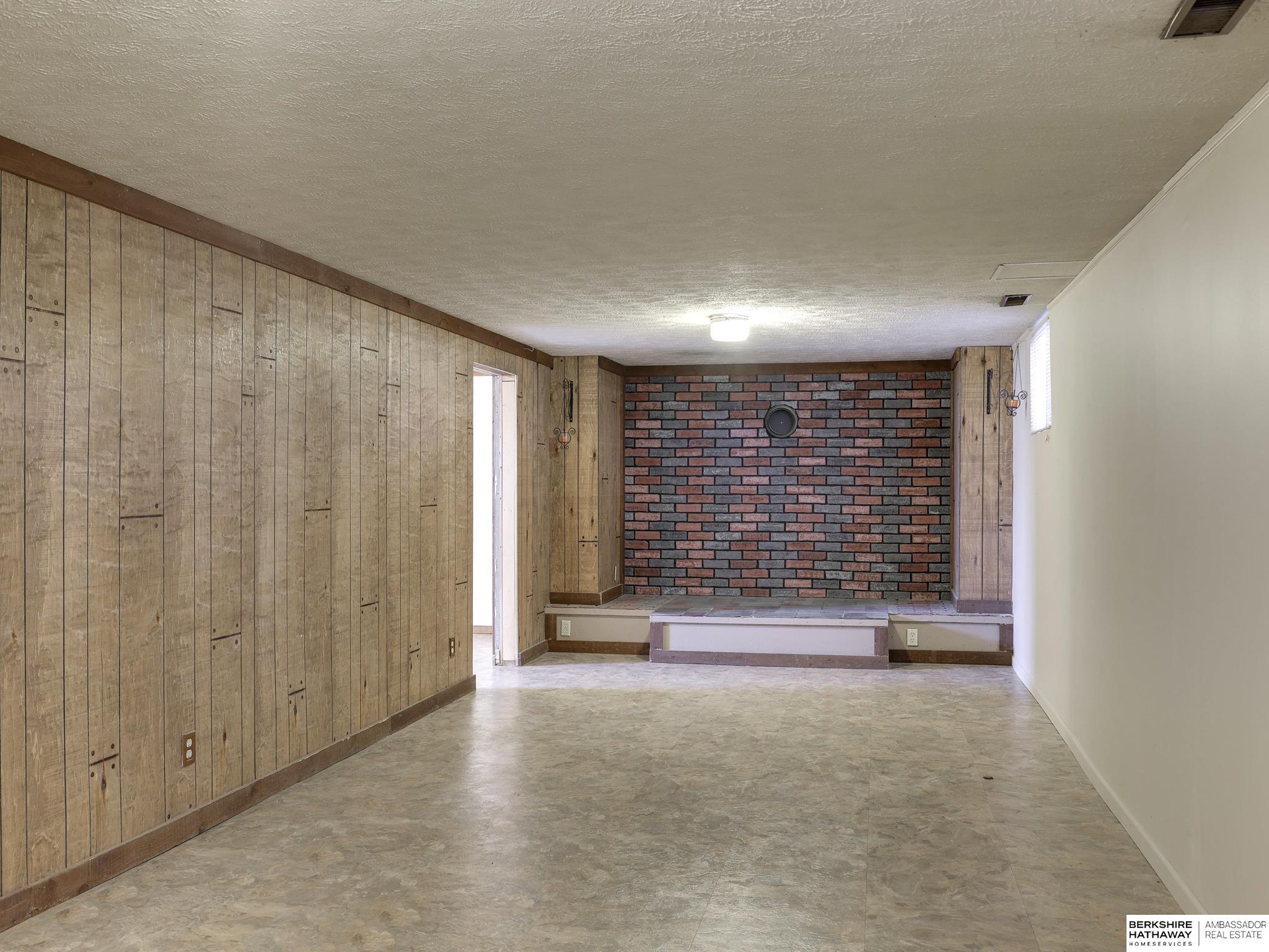 8237 Chestnut Lane