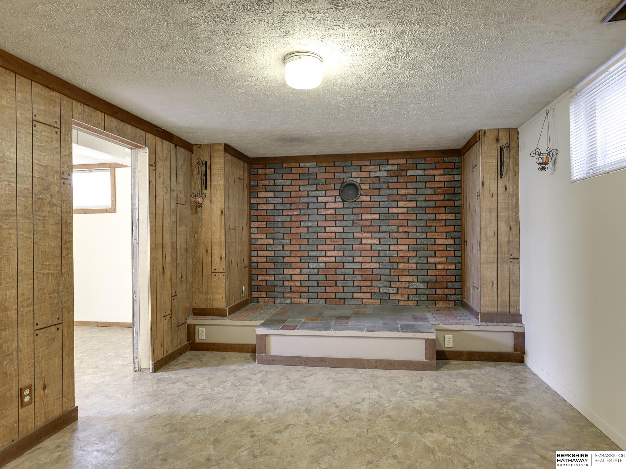 8237 Chestnut Lane
