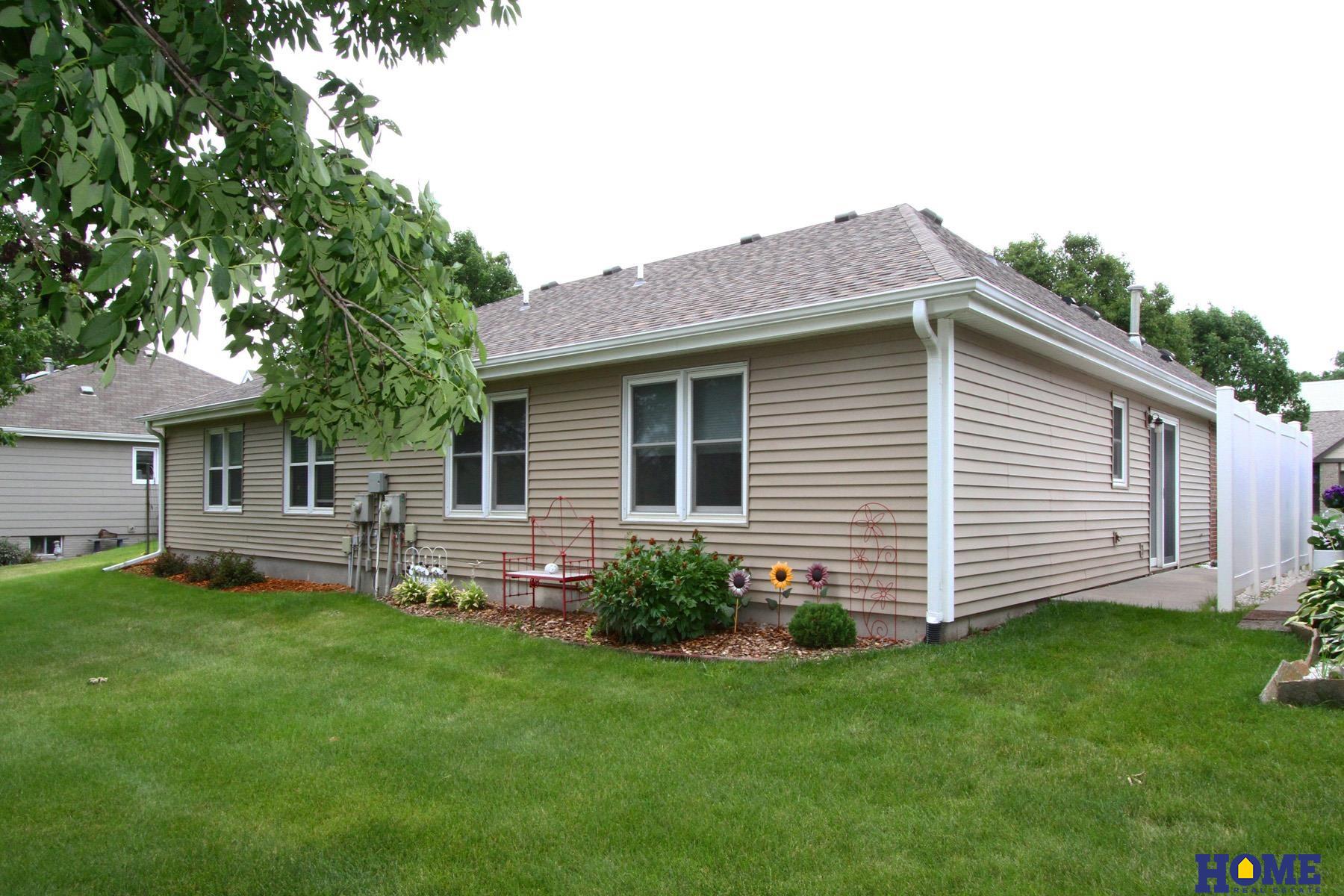 2549 N 69th Court