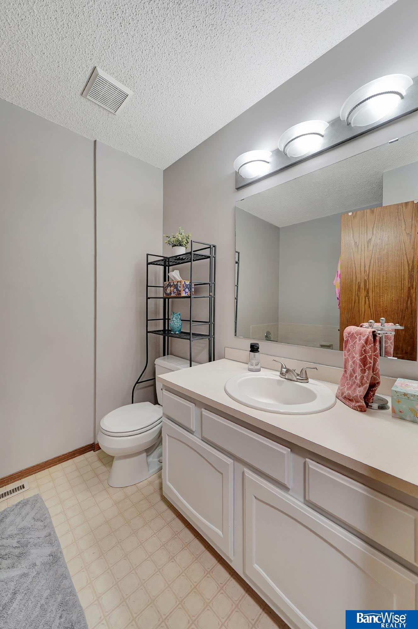 5610 Dove Circle