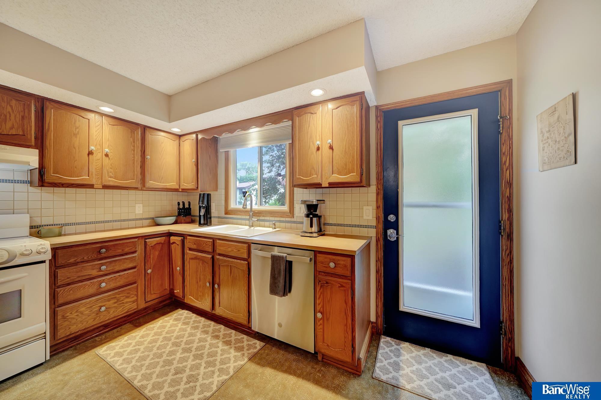 5610 Dove Circle