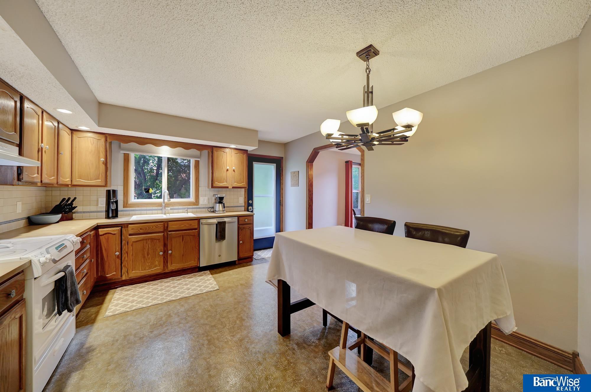 5610 Dove Circle