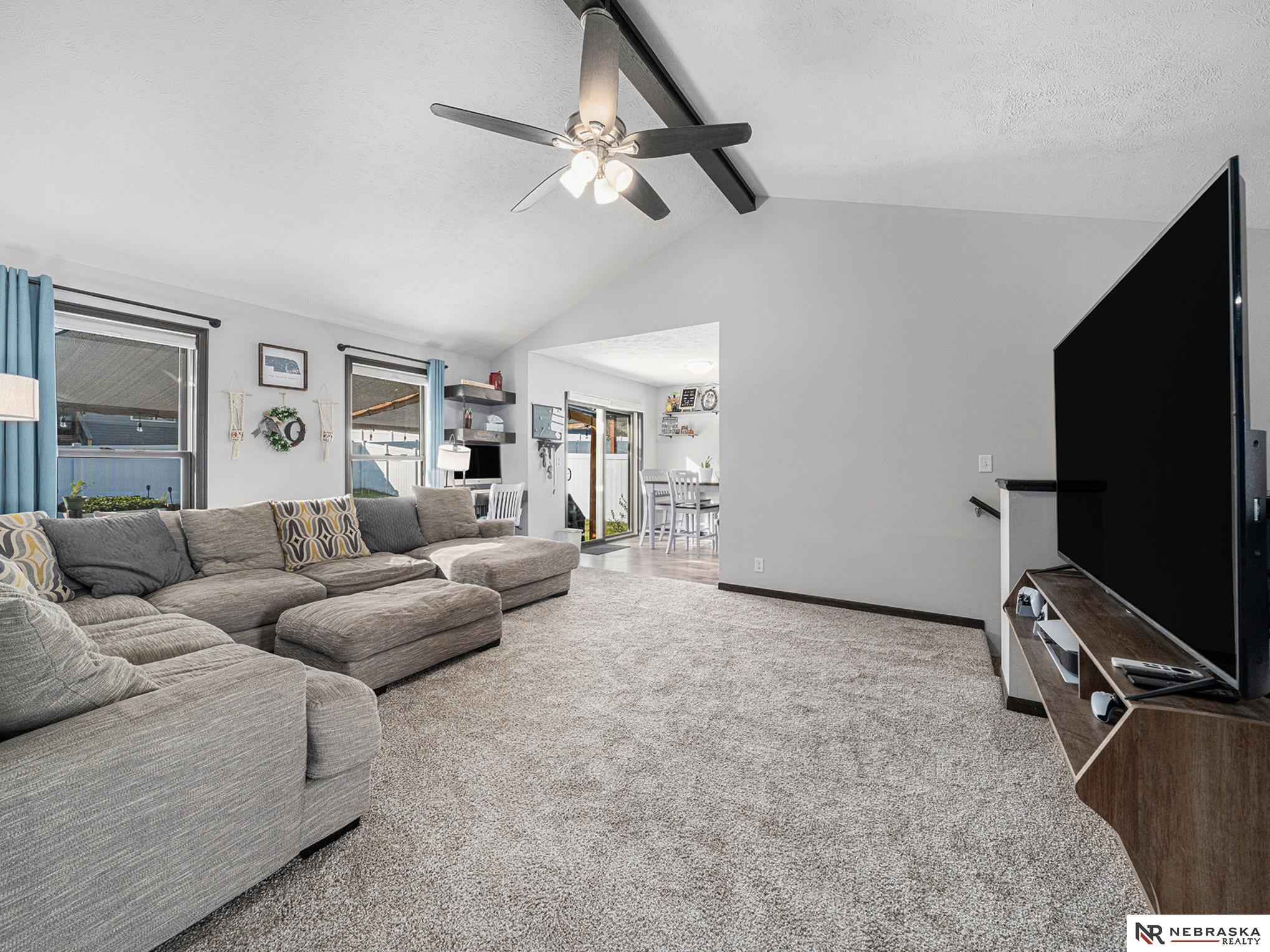 4211 W Ludwig Drive