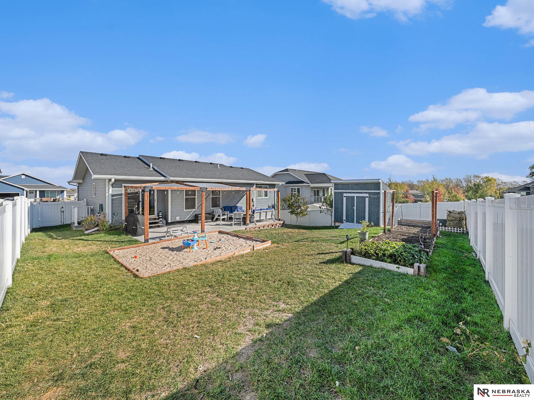 4211 W Ludwig Drive
