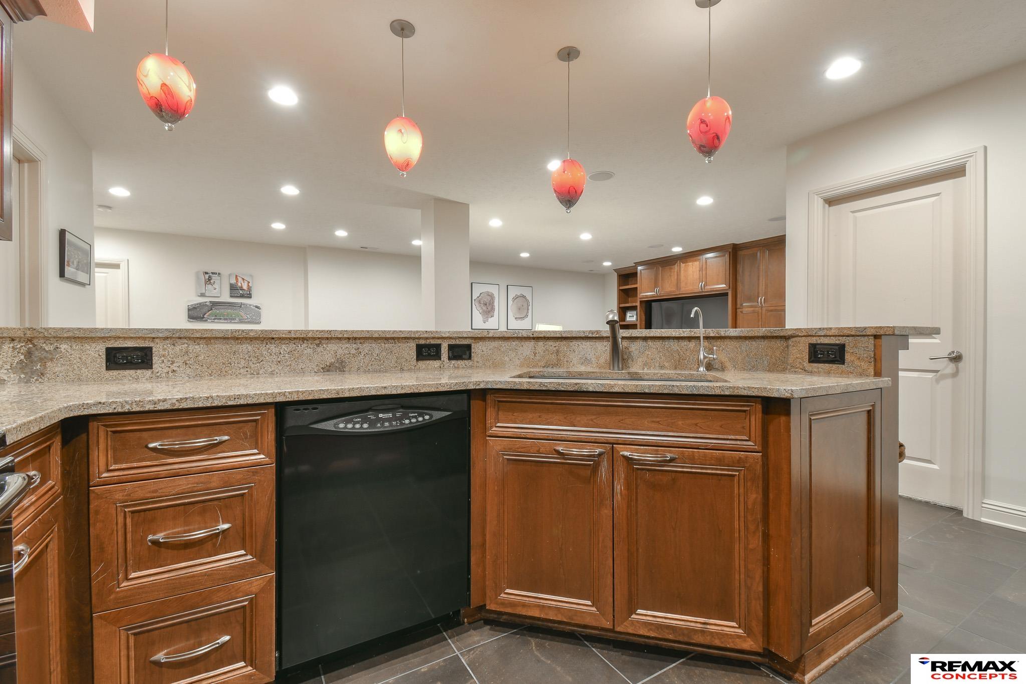 7840 Viburnum Drive