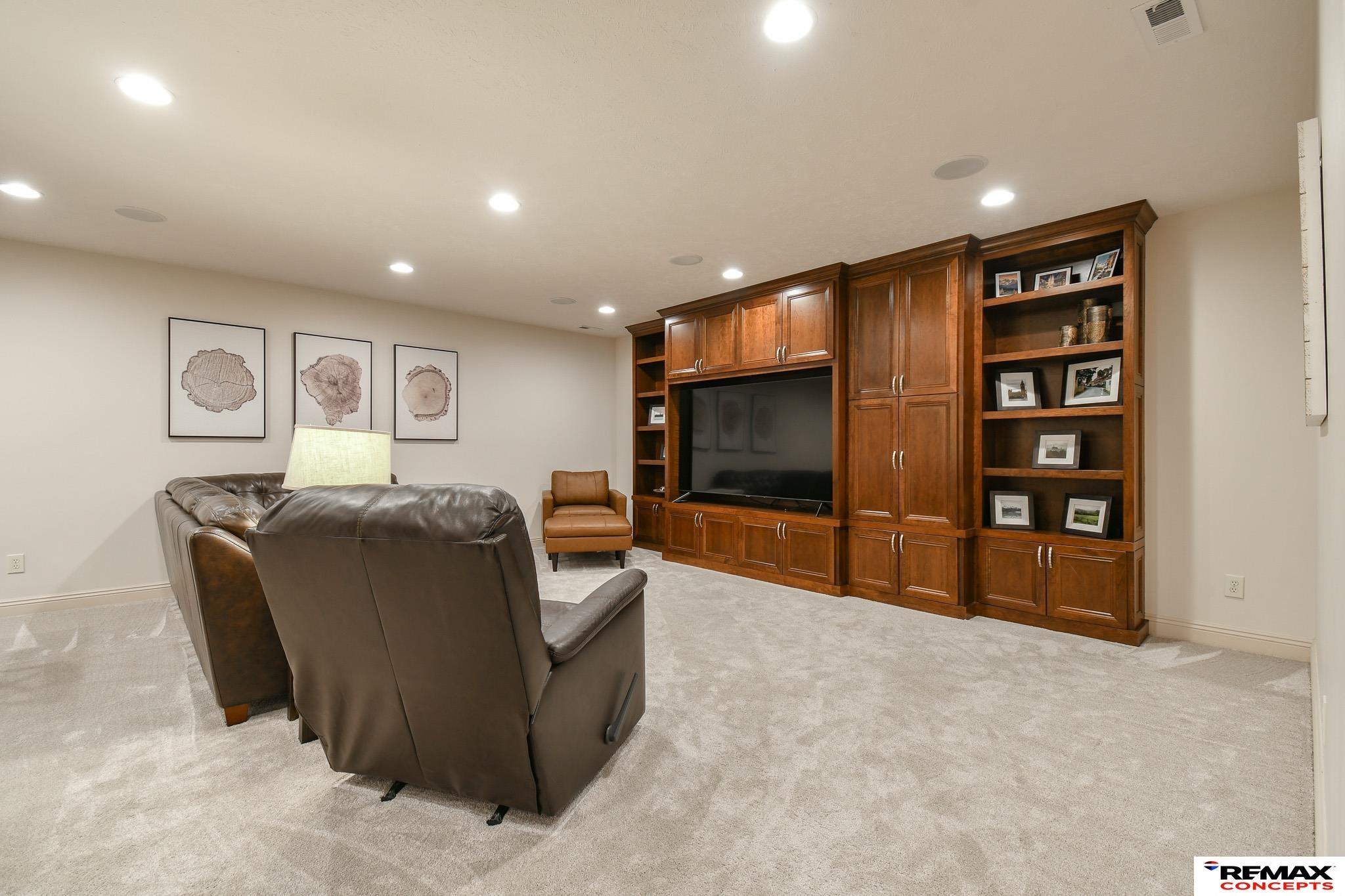 7840 Viburnum Drive