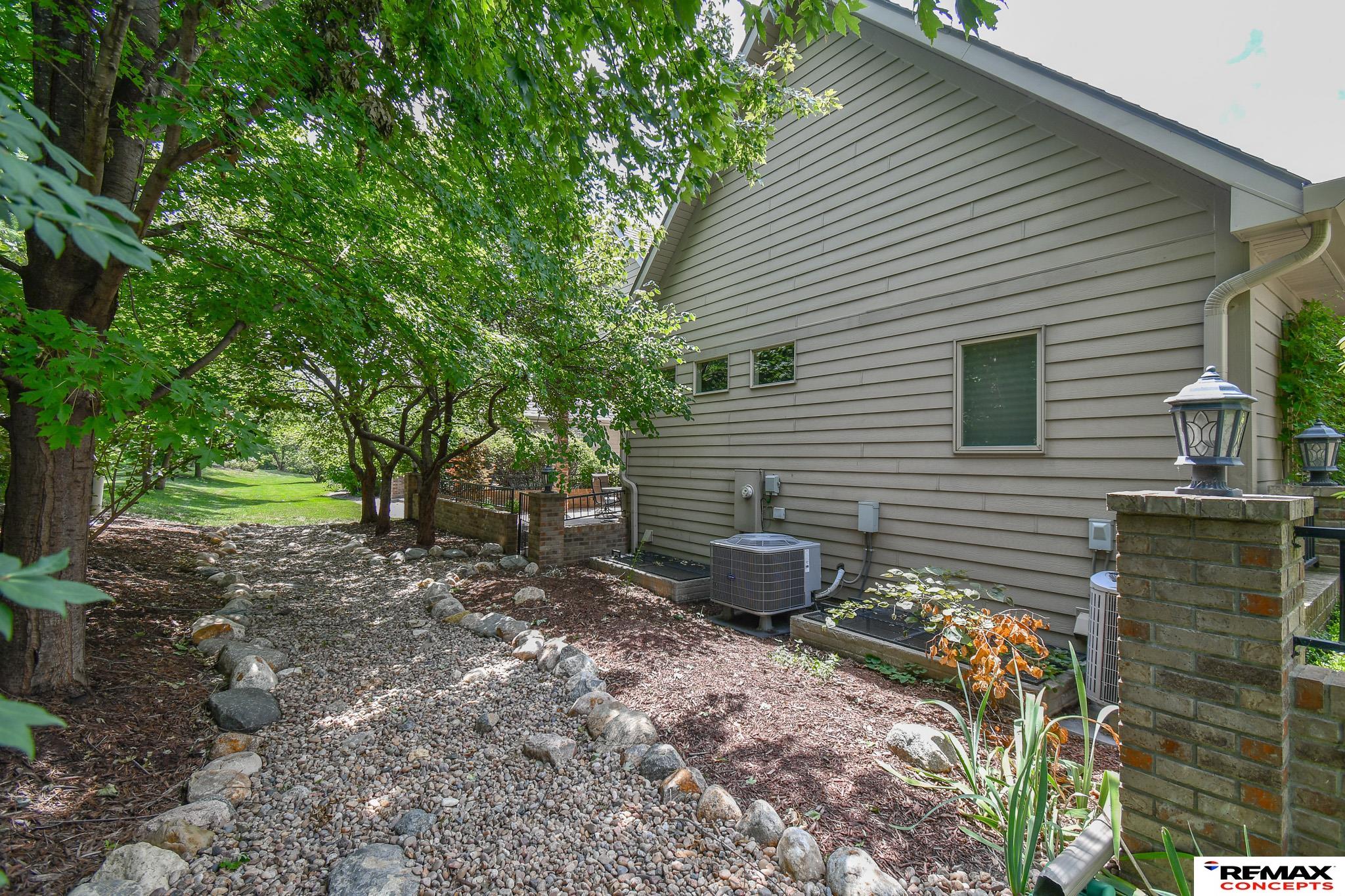 7840 Viburnum Drive