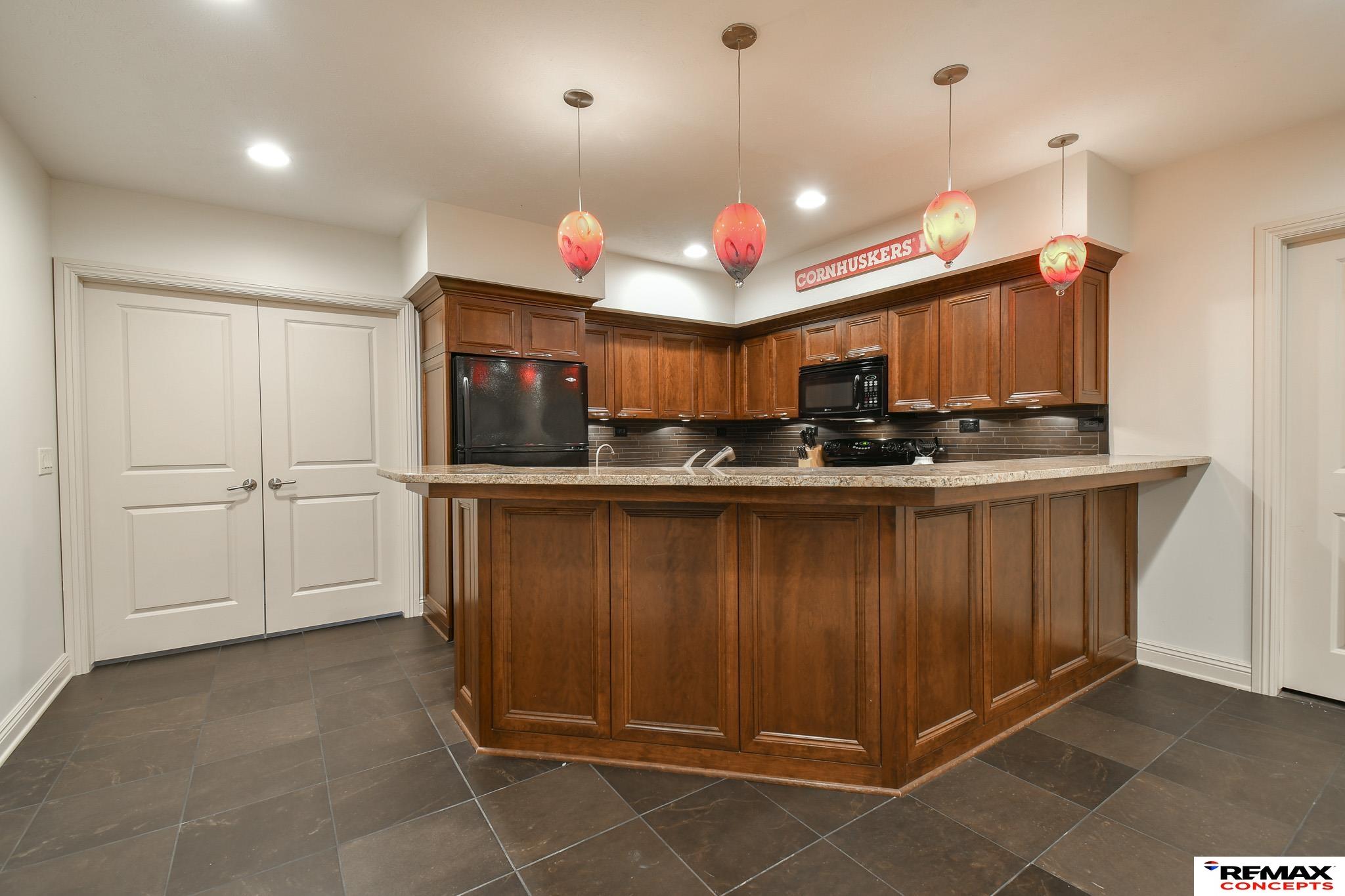 7840 Viburnum Drive