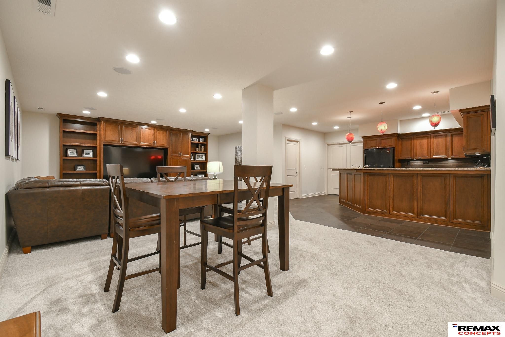 7840 Viburnum Drive