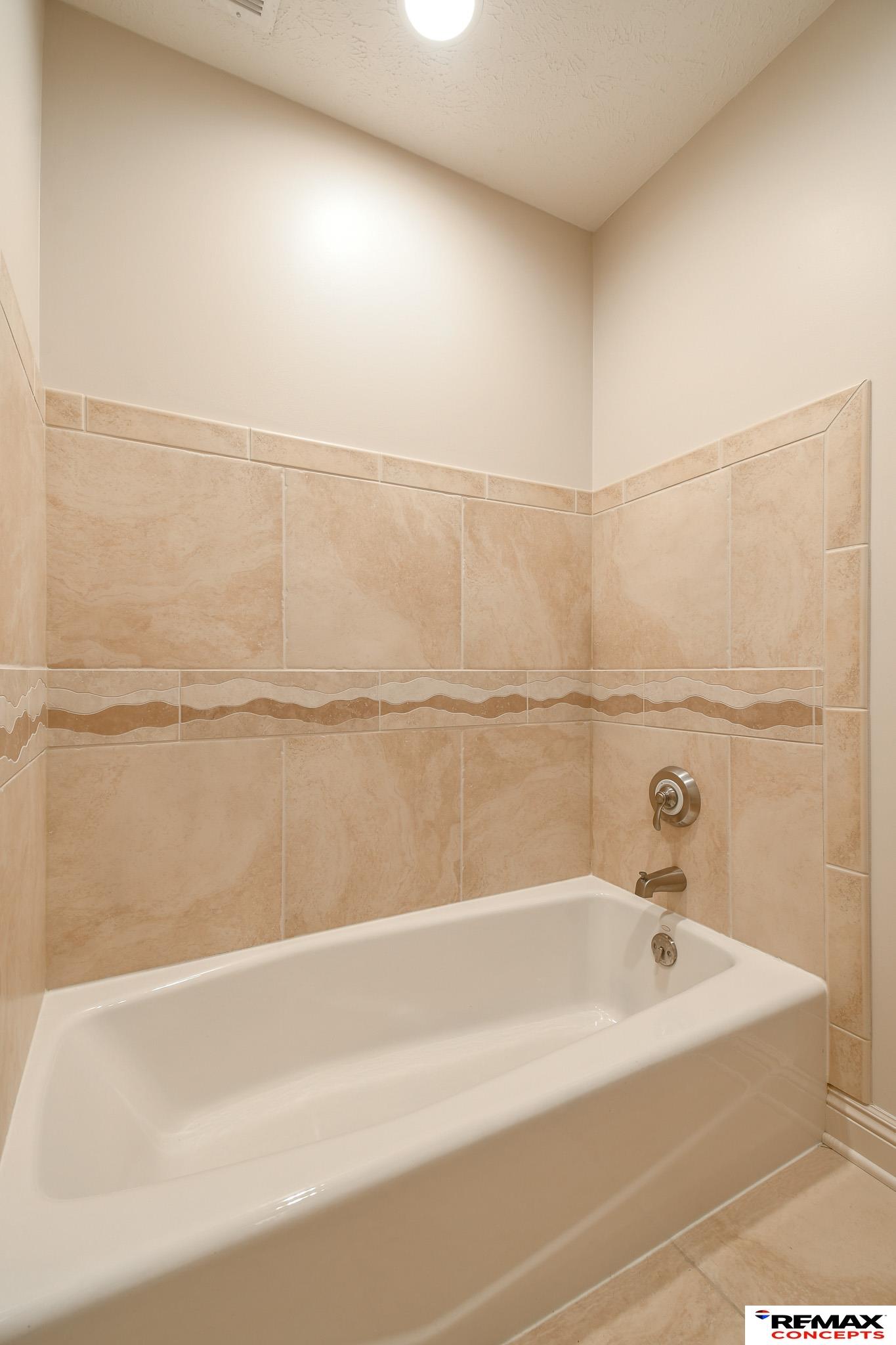 7840 Viburnum Drive