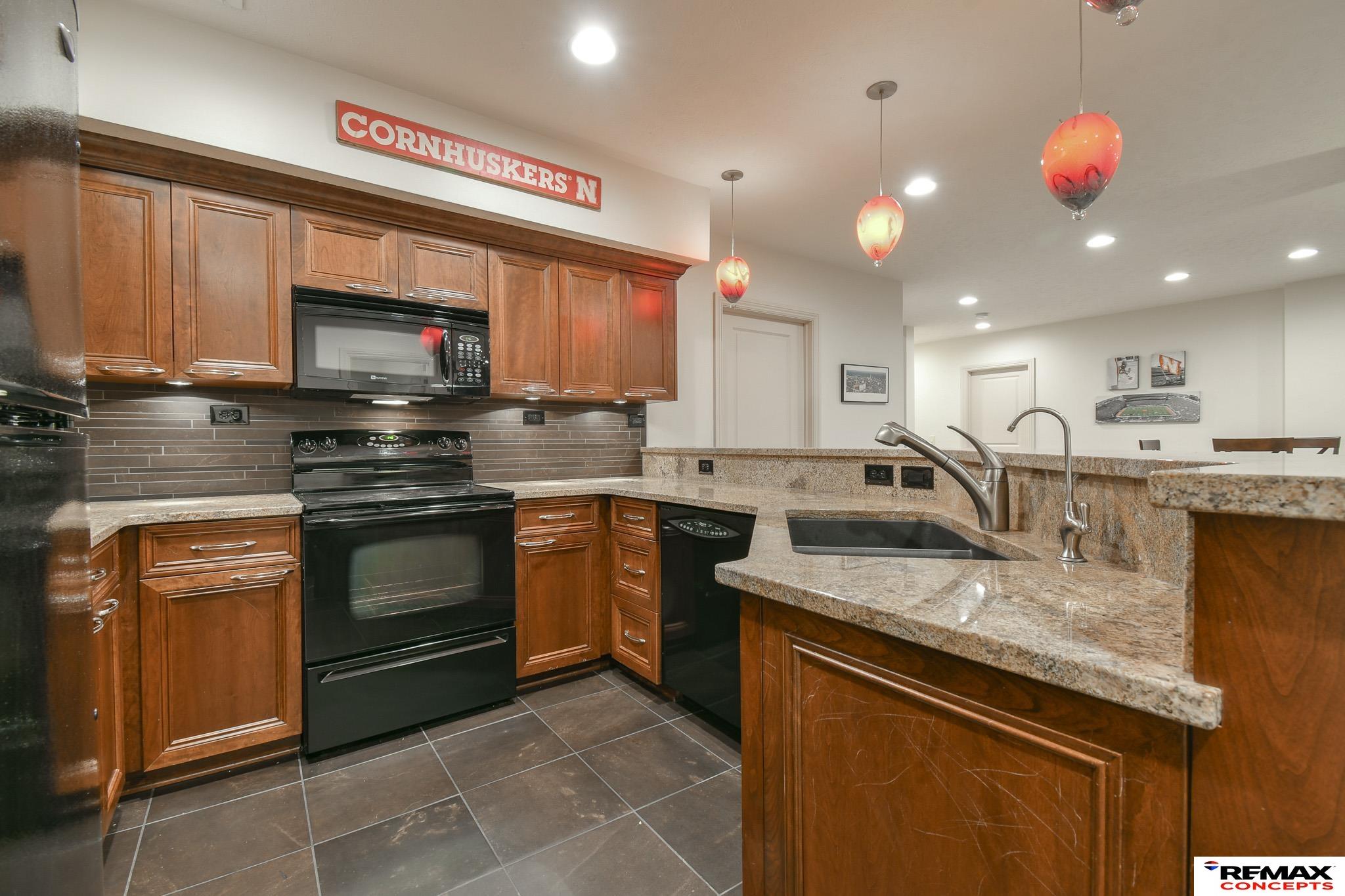 7840 Viburnum Drive