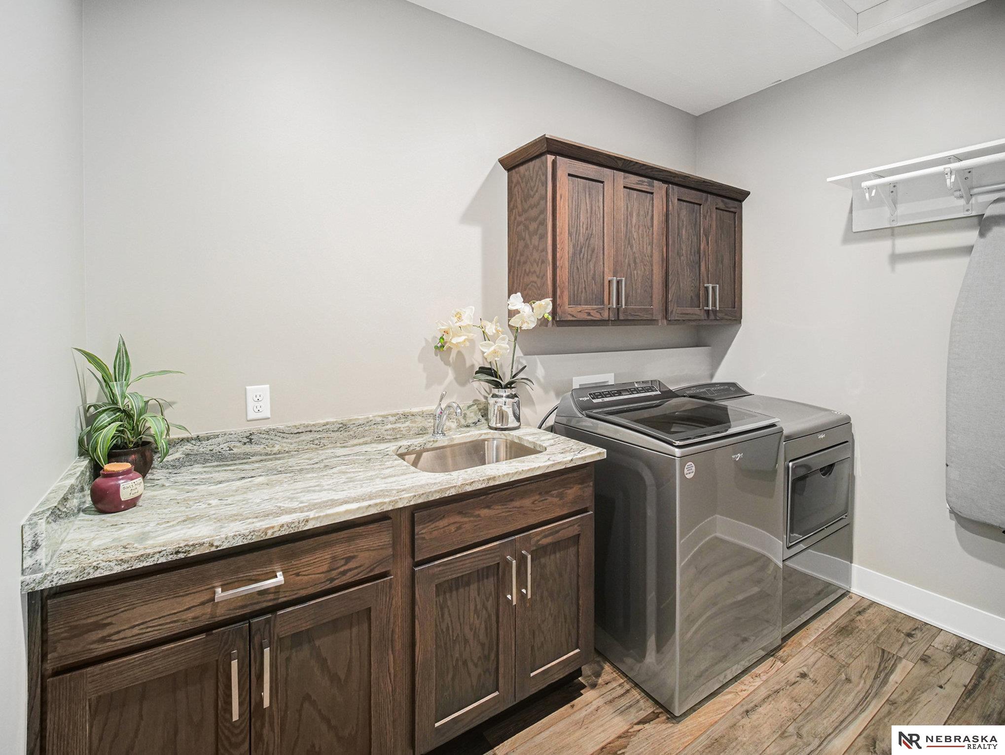 7244 Kentwell Lane