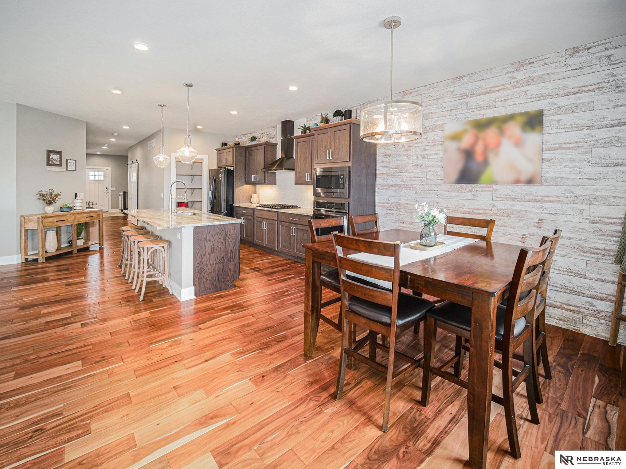 7244 Kentwell Lane