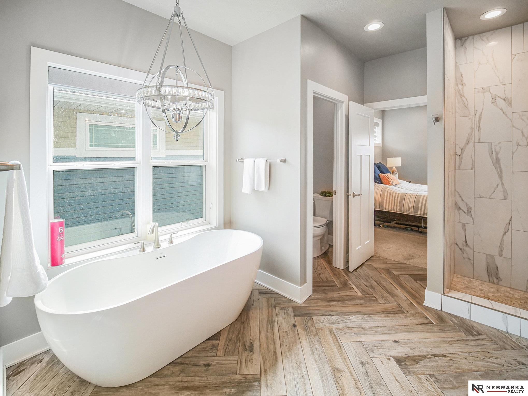7244 Kentwell Lane