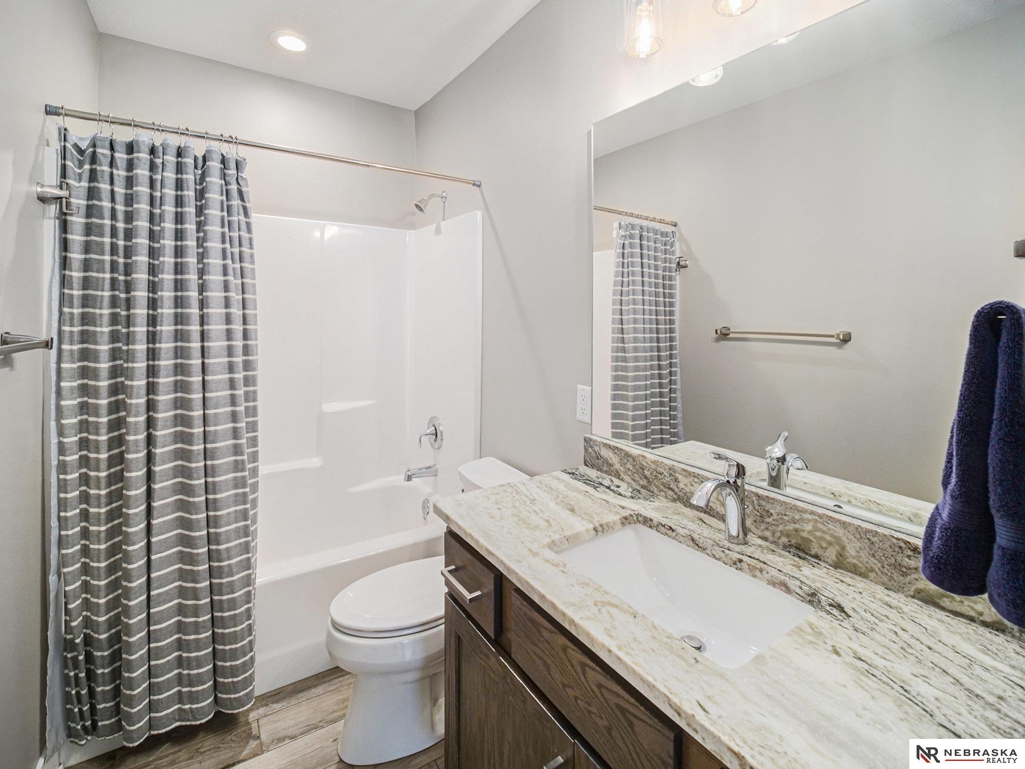 7244 Kentwell Lane