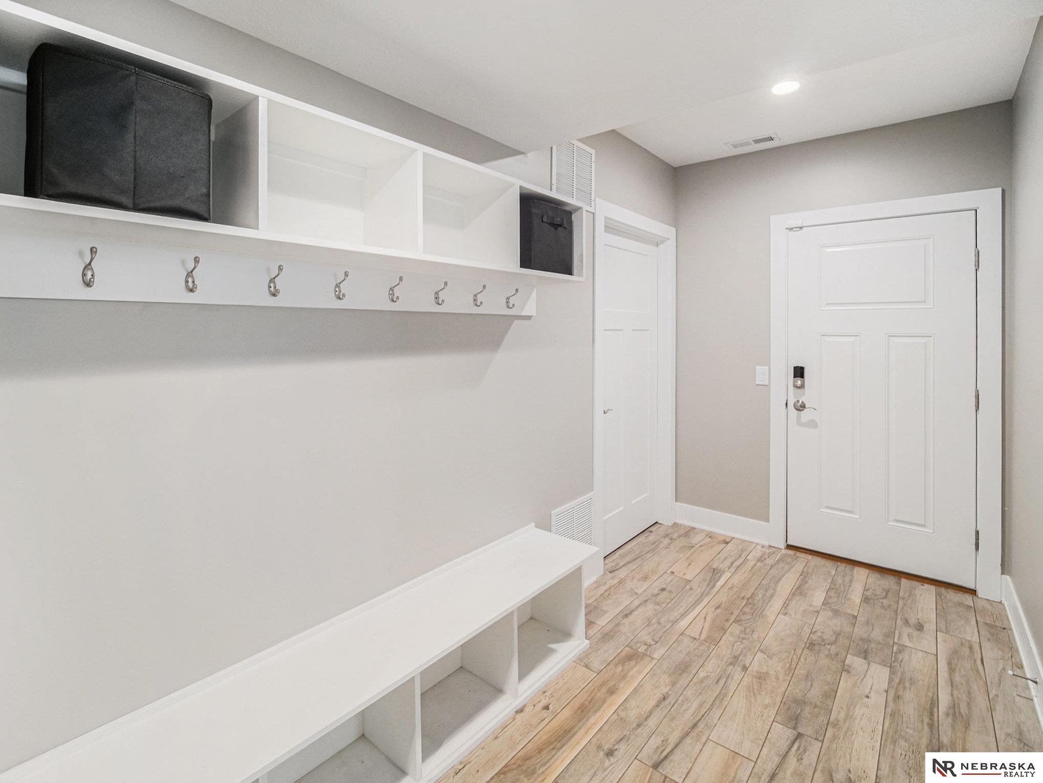7244 Kentwell Lane