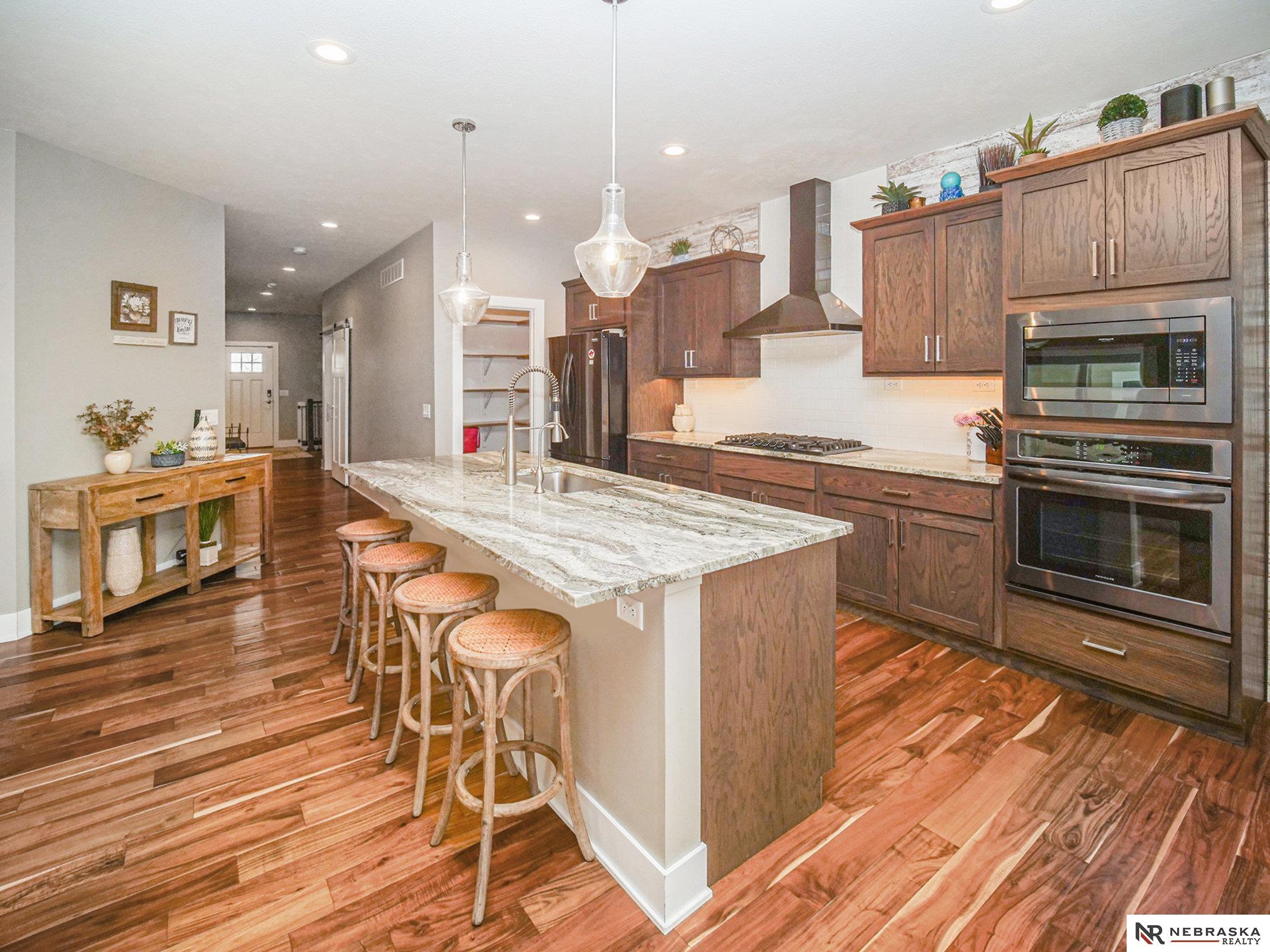 7244 Kentwell Lane