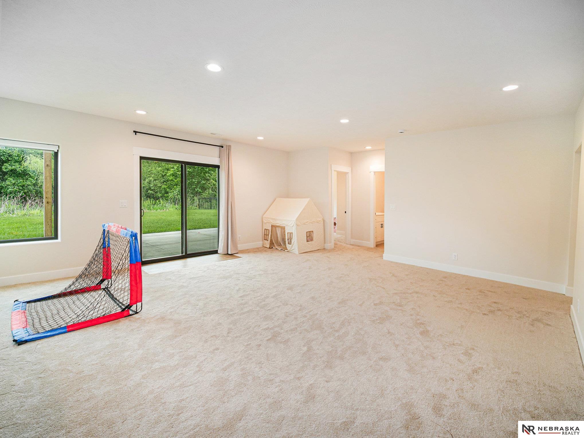 6320 S 90th Street