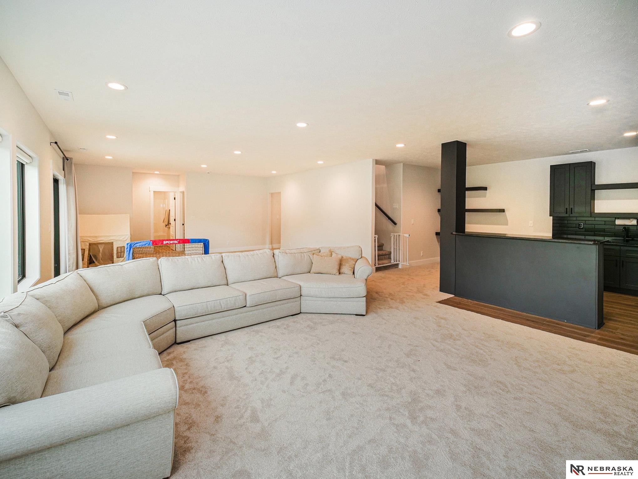 6320 S 90th Street