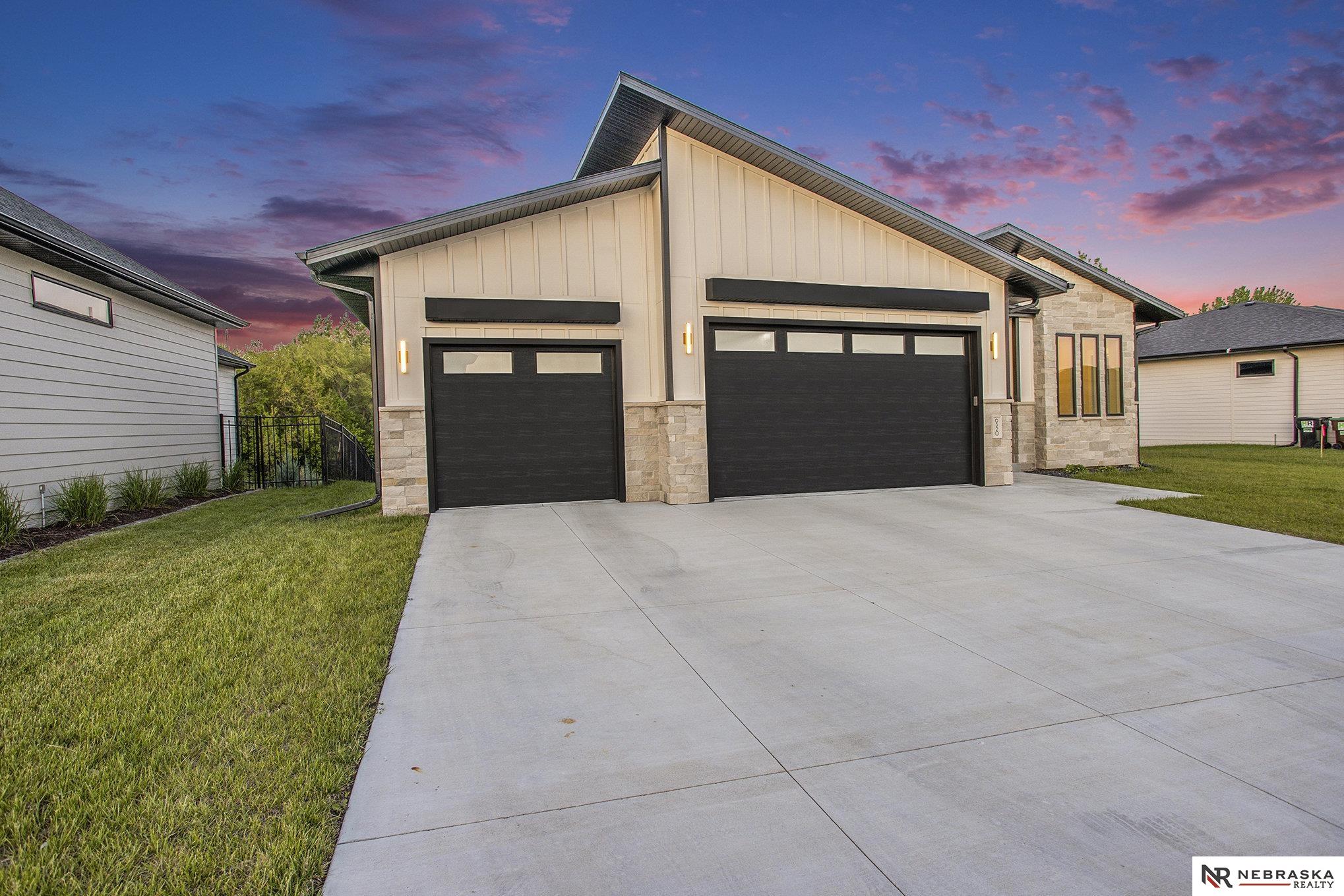 6320 S 90th Street