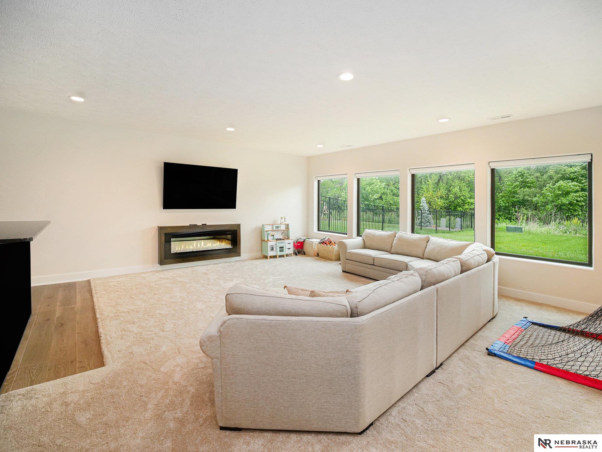 6320 S 90th Street