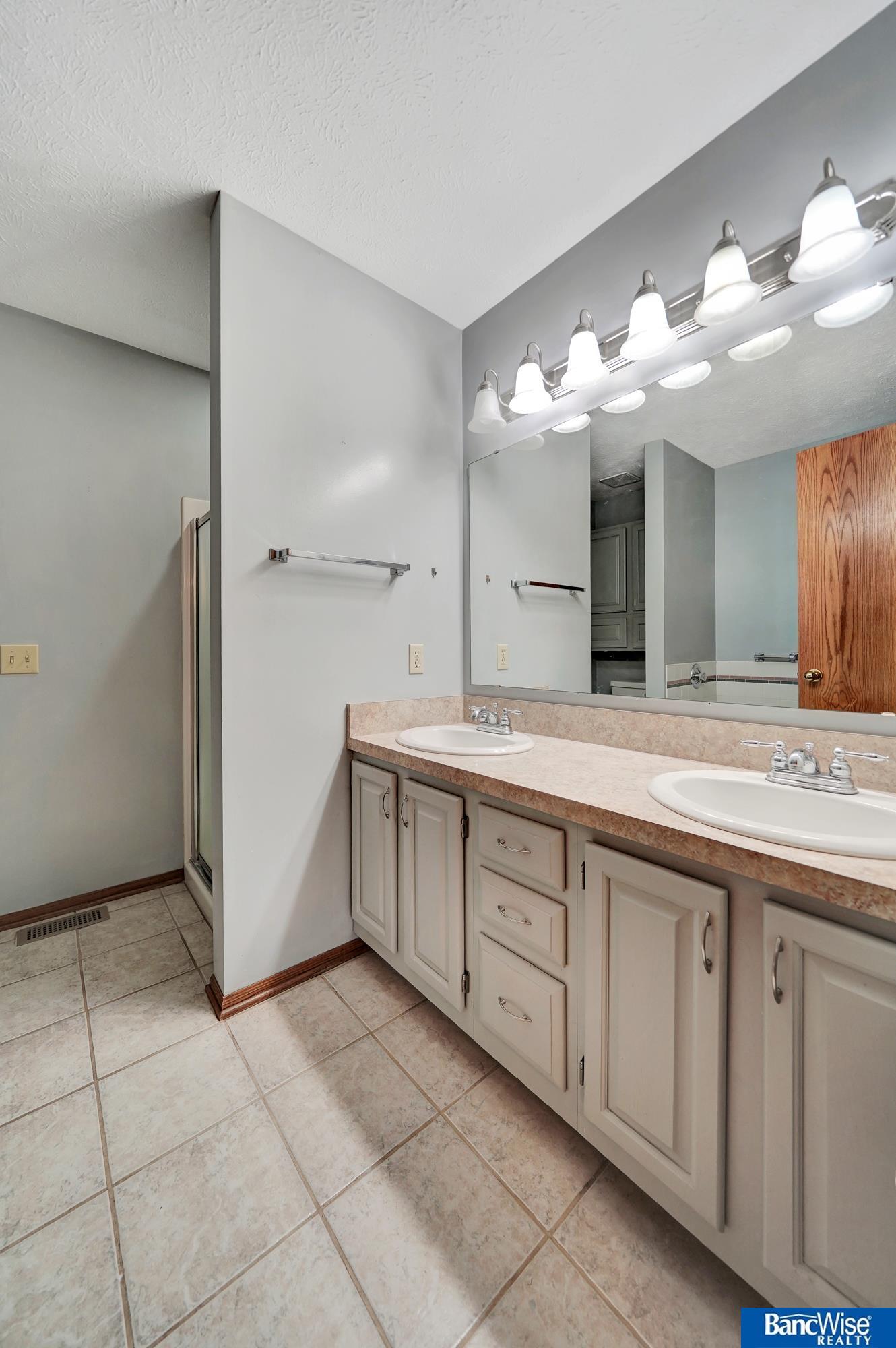2727 N 75th Street