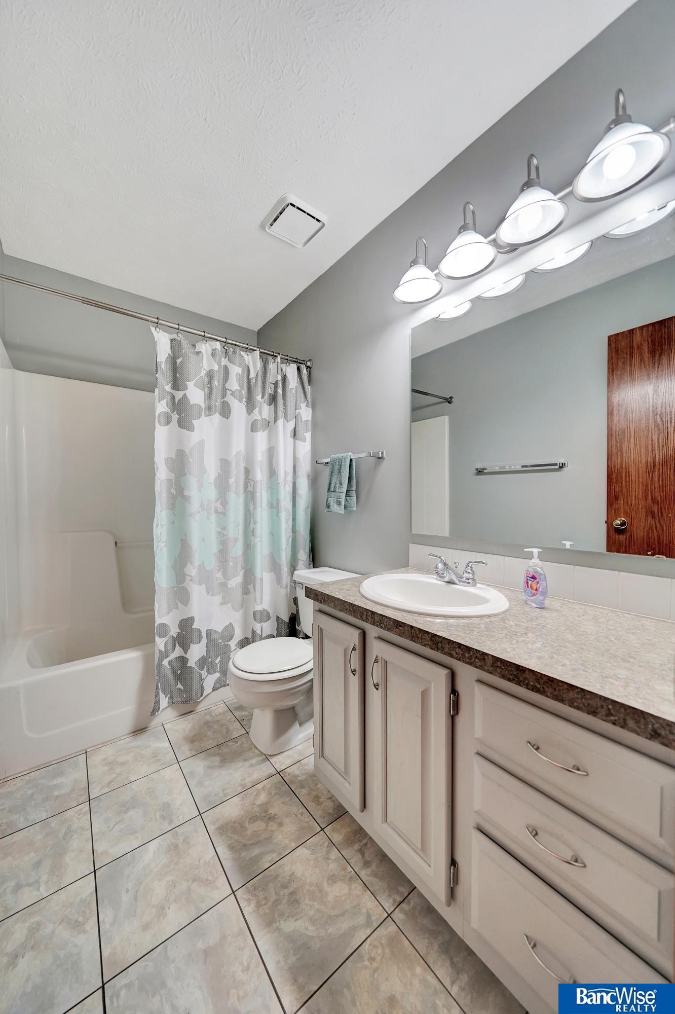 2727 N 75th Street