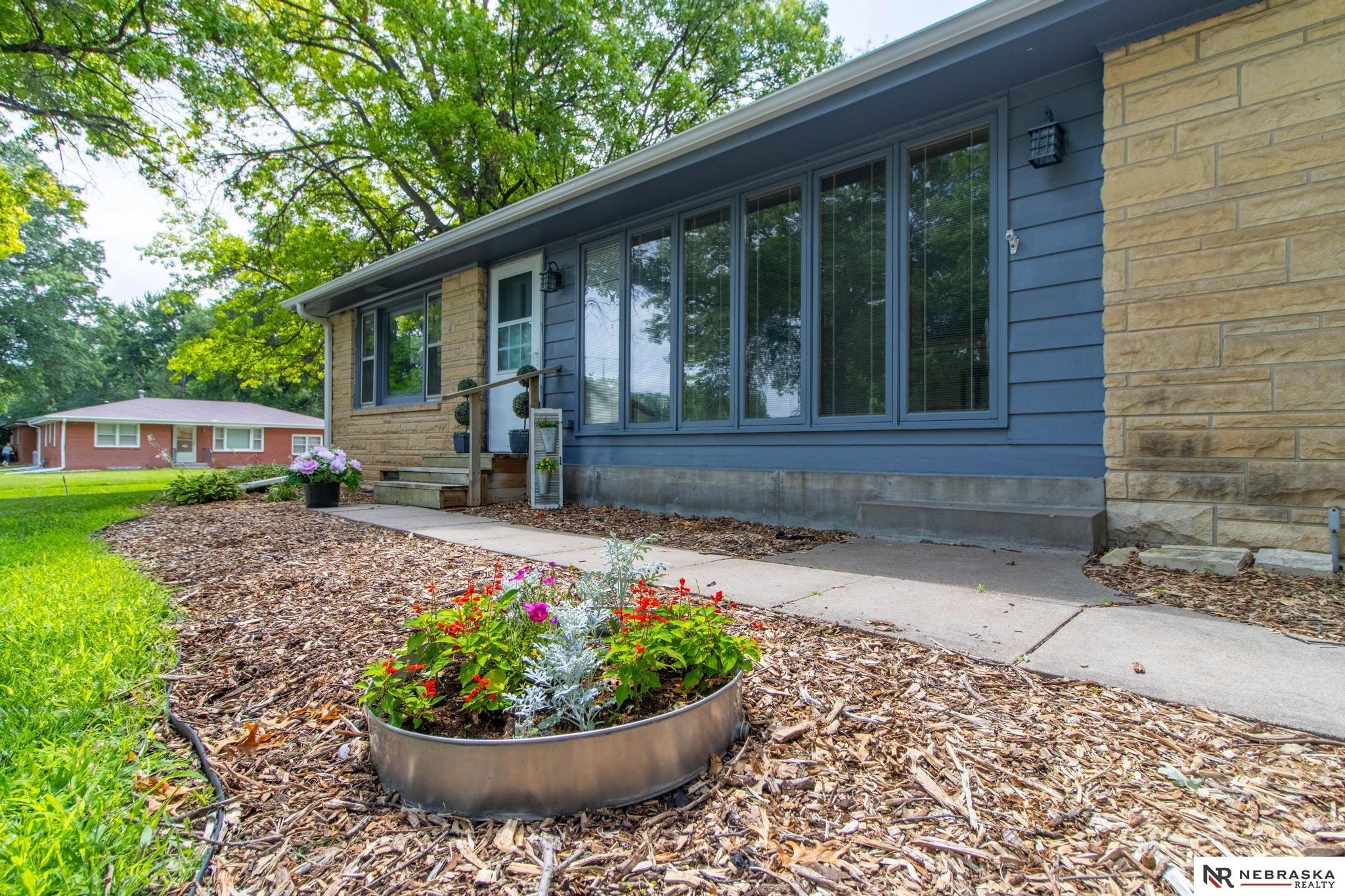 4135 X Street