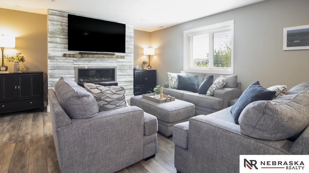 9334 Dutch Mill Lane