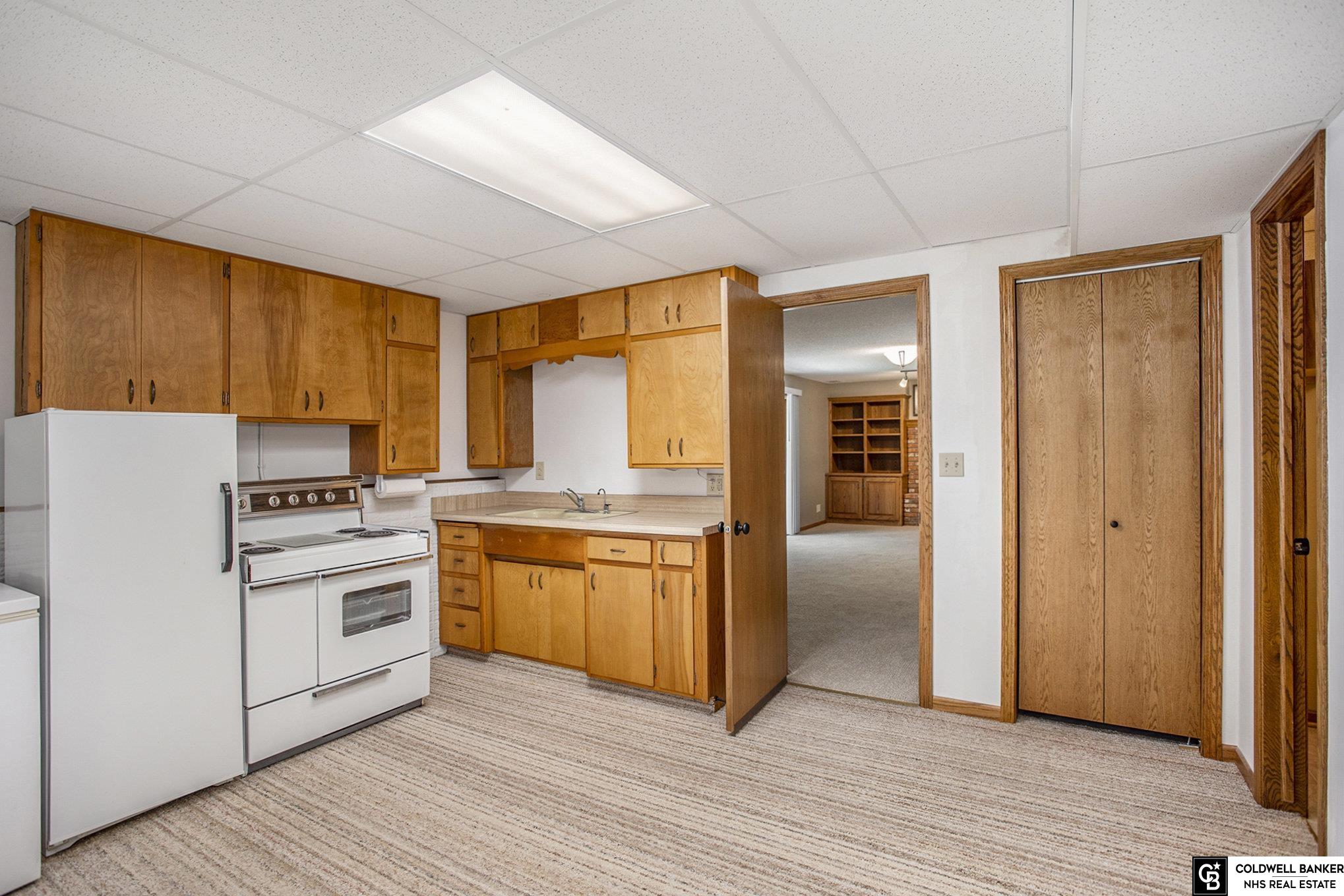 5910 Robin Court