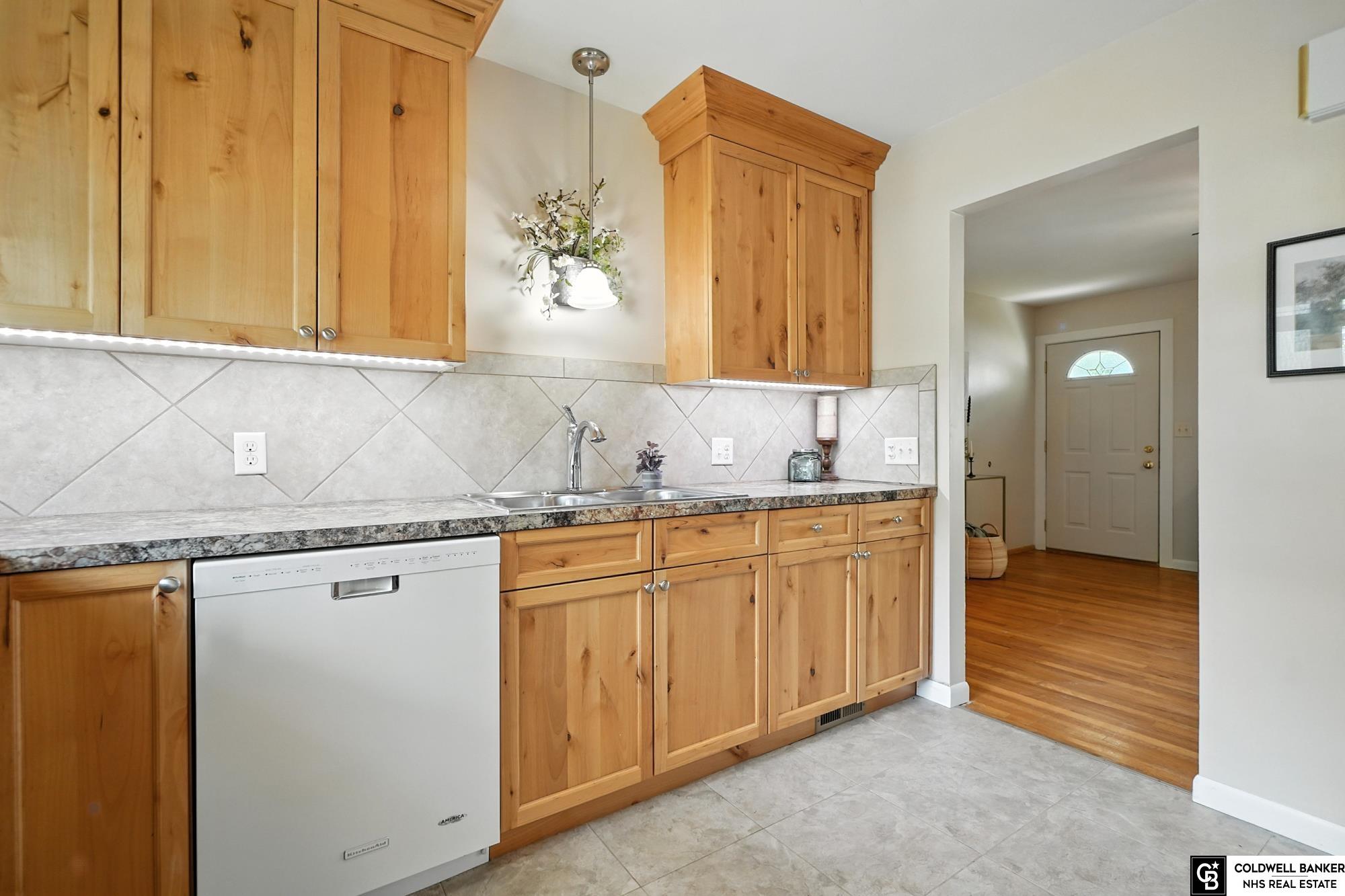 2748 S 38th Street