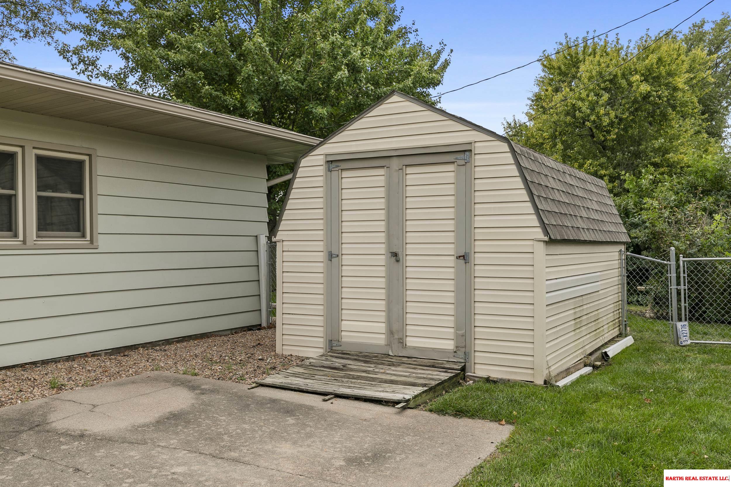 1718 Sara Road