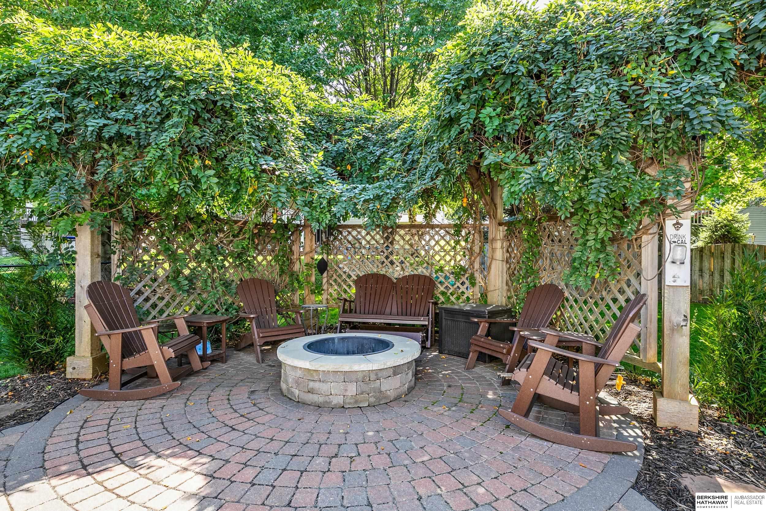 3711 San Mateo Lane