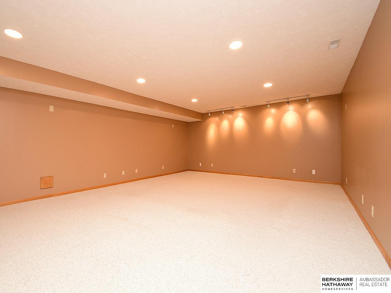 3711 San Mateo Lane