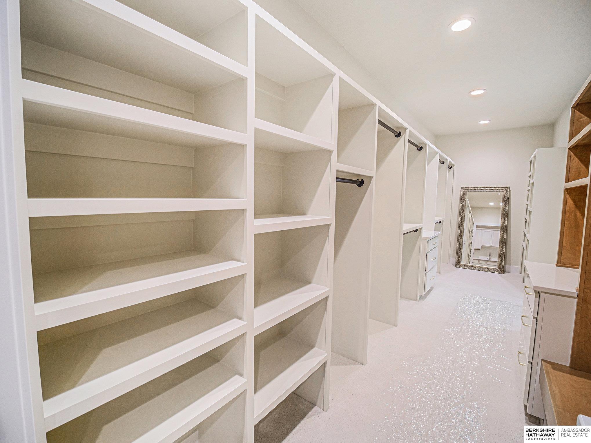 8910 Dragonfly Lane