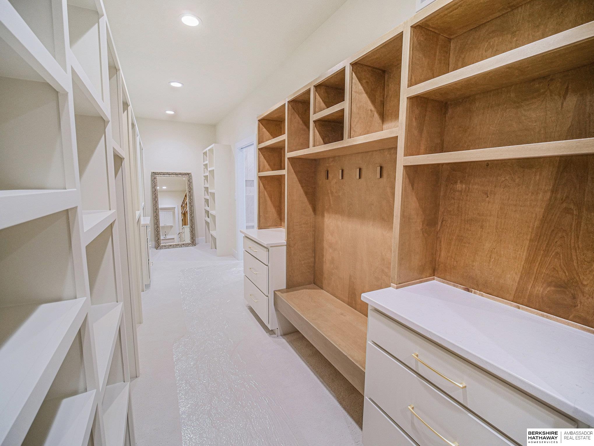 8910 Dragonfly Lane