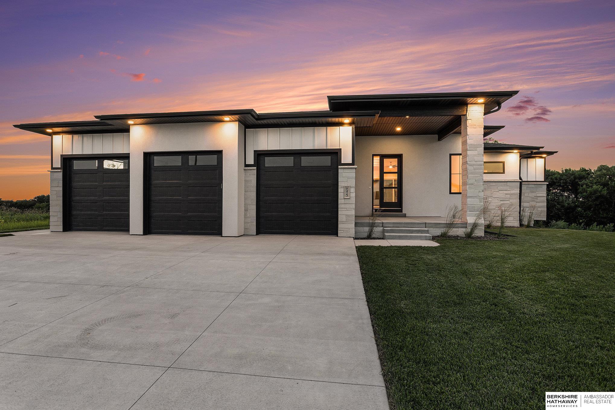 8910 Dragonfly Lane